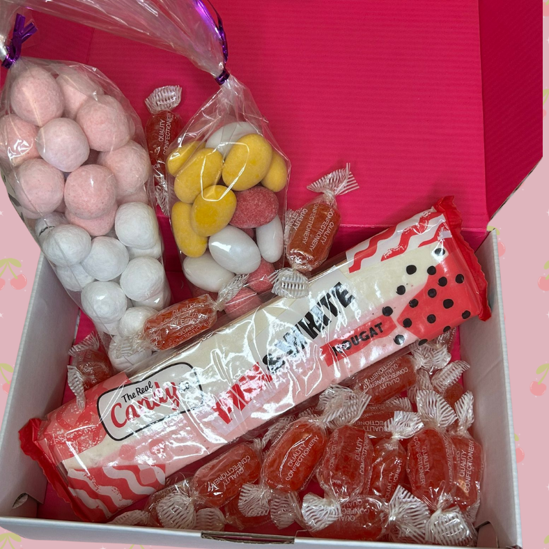 🎀 The Pink One – Pretty-in-Pink Traditional Sweet Box